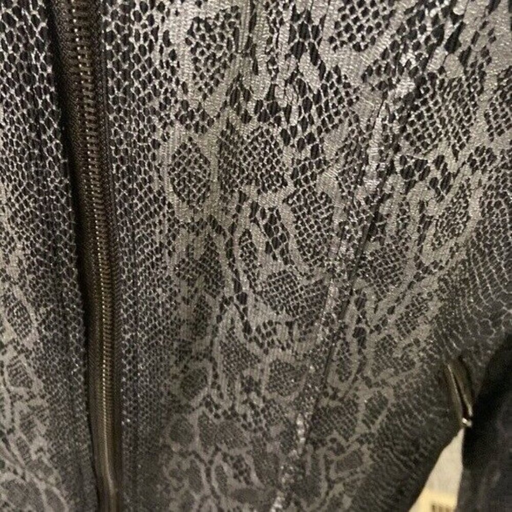 Focus Lifestyle Jacket Snake Print Black & Silver Fitted Size 12 - Picture 3 of 7